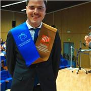 Estudiante de quinto curso del Doble Grado en Matemáticas e Ingeniería Informática. Matrícula de honor en Bachillerato de Ciencias